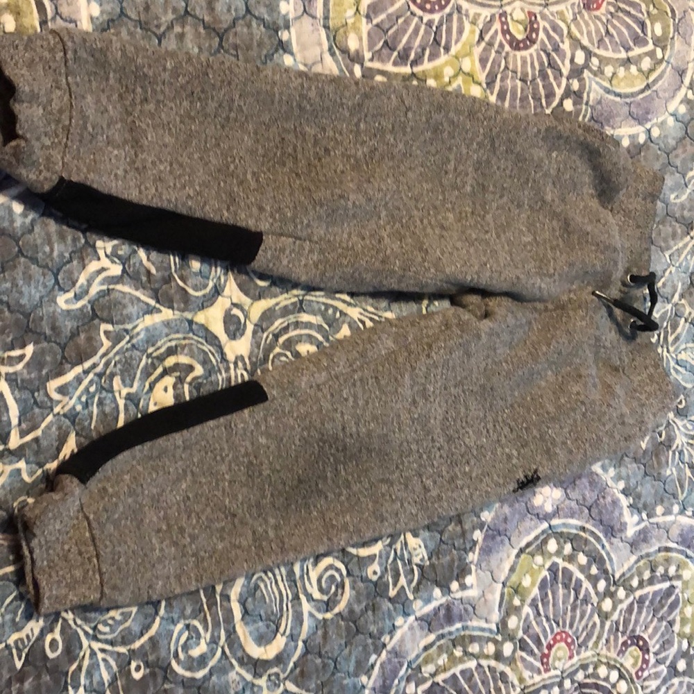 Boys sweats size 5/6